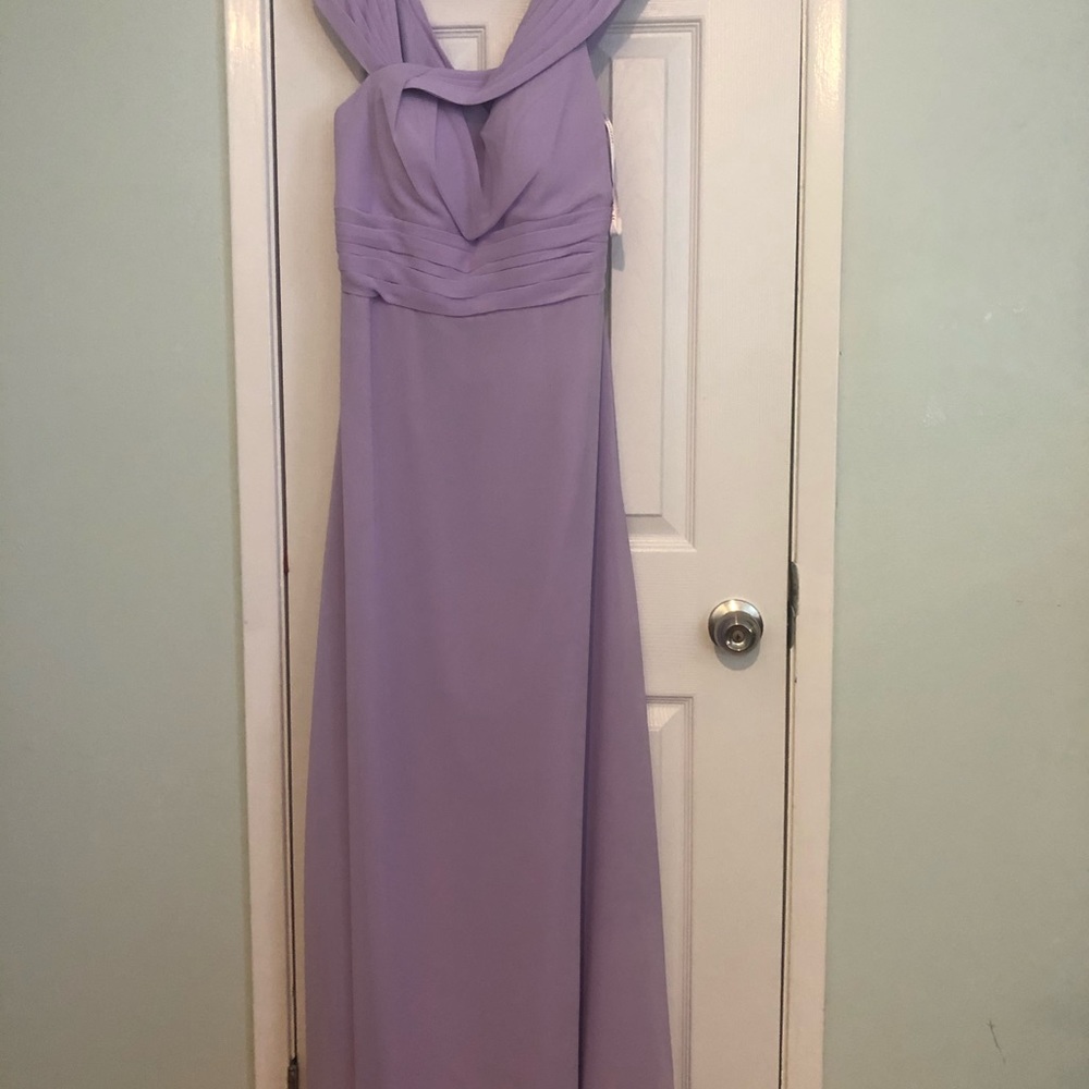 Dresses - Picture 3 of 16